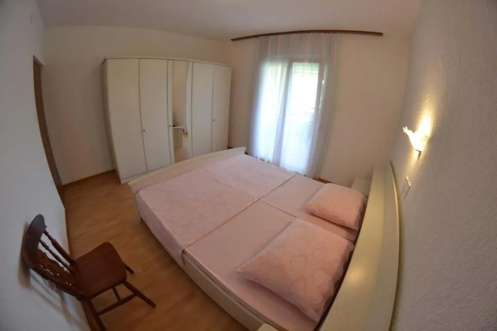 Apartments Jasna And Mirko Lopar