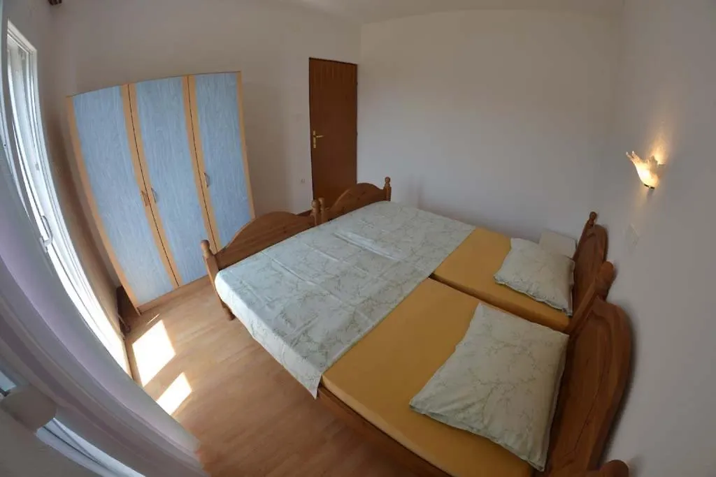 Guest house Apartments Jasna And Mirko Lopar