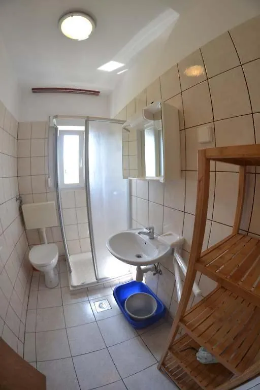 Apartments Jasna And Mirko Lopar Guest house