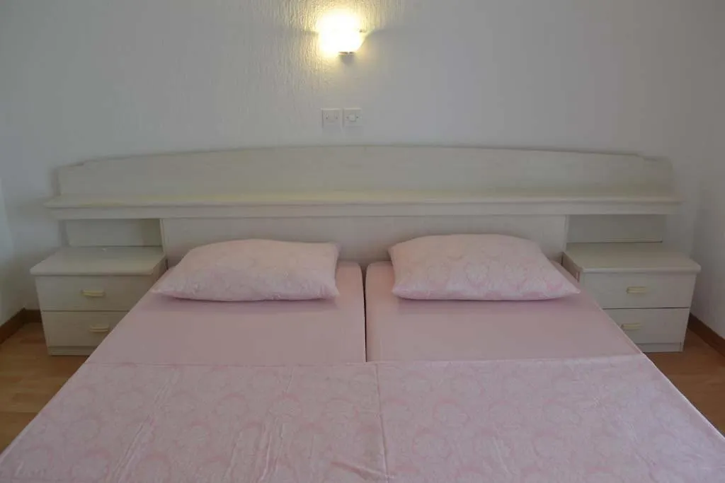 Apartments Jasna And Mirko Lopar Guest house