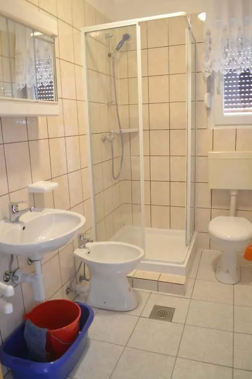 Guest house Apartments Jasna And Mirko Lopar Croatia