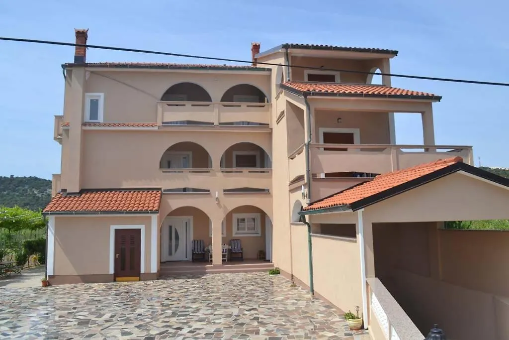 Apartments Jasna And Mirko Lopar