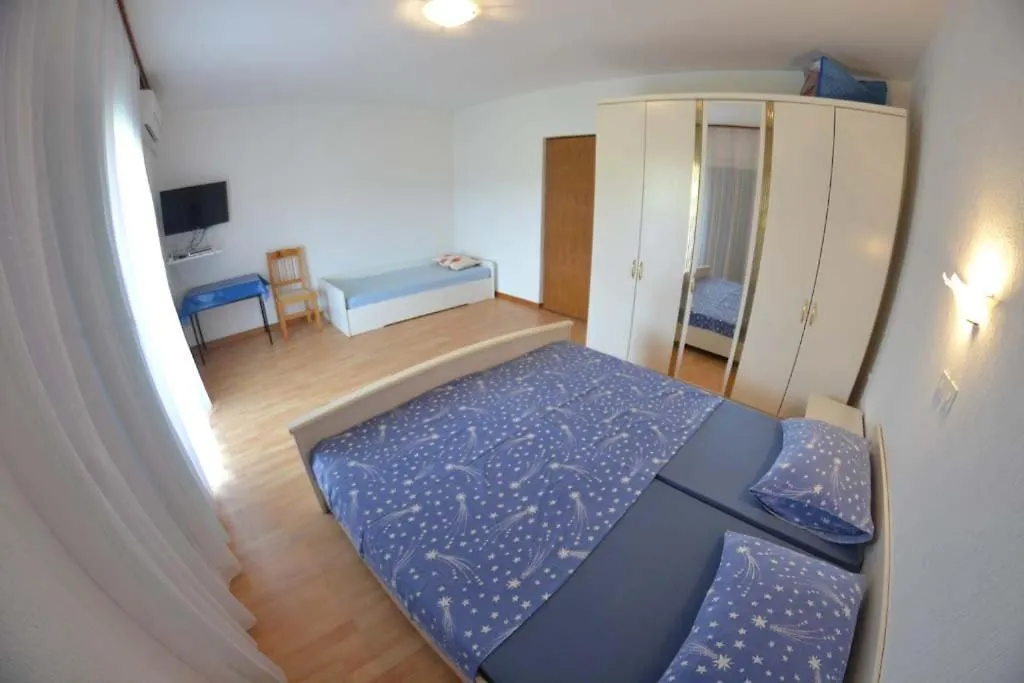 Guest house Apartments Jasna And Mirko Lopar Croatia