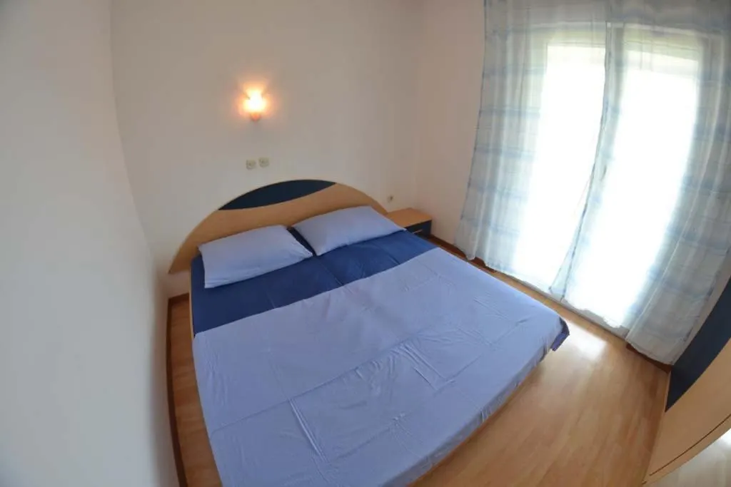 Guest house Apartments Jasna And Mirko Lopar