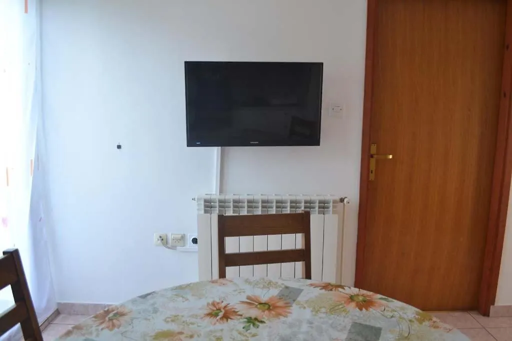 Guest house Apartments Jasna And Mirko Lopar